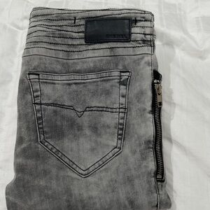 Women’s Diesel Super Skinny Slim Gray Washed Jeans with Side Zip Accent